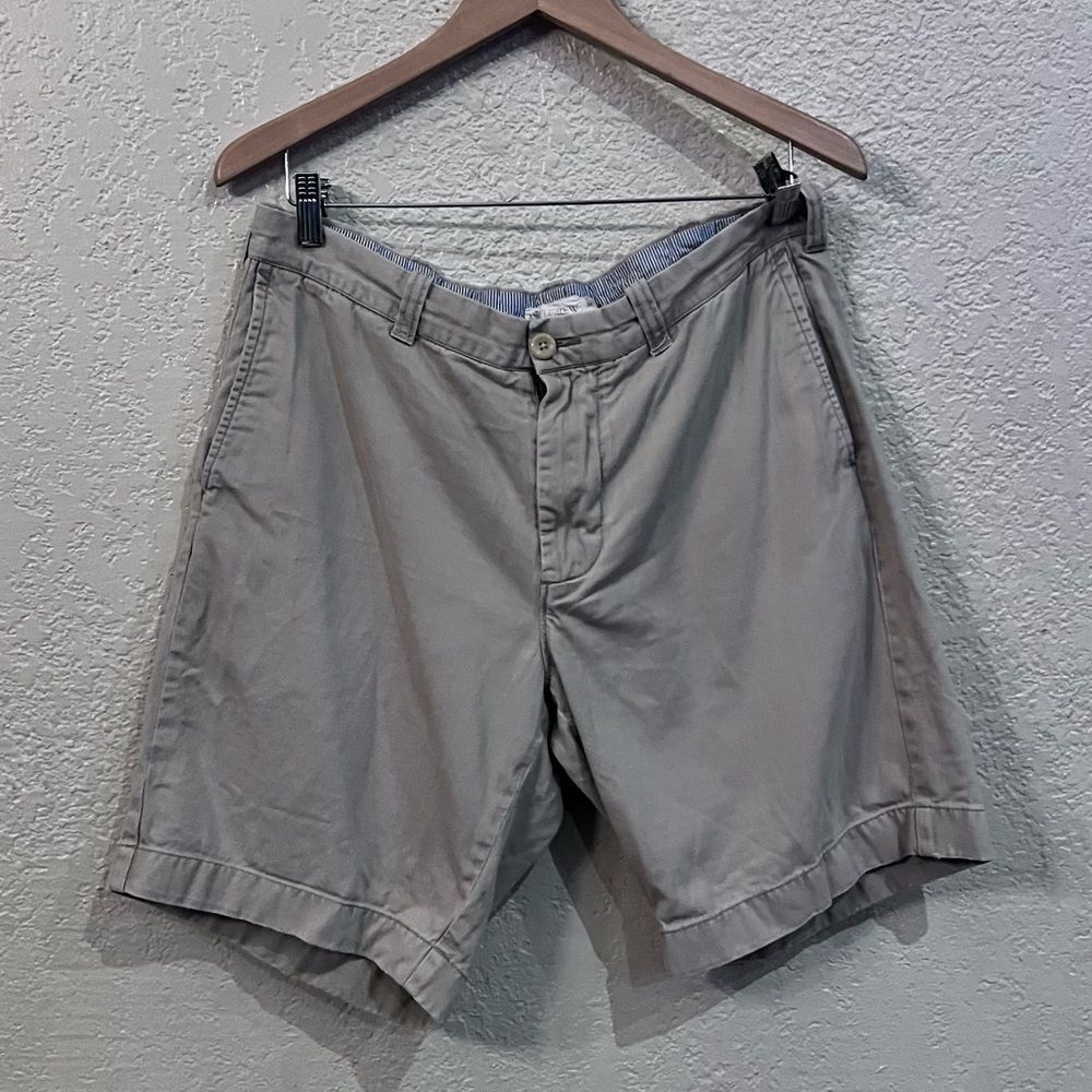 J.Crew Men's Shorts Inseam 8" Khaki Sz 34 Flat Front Preppy